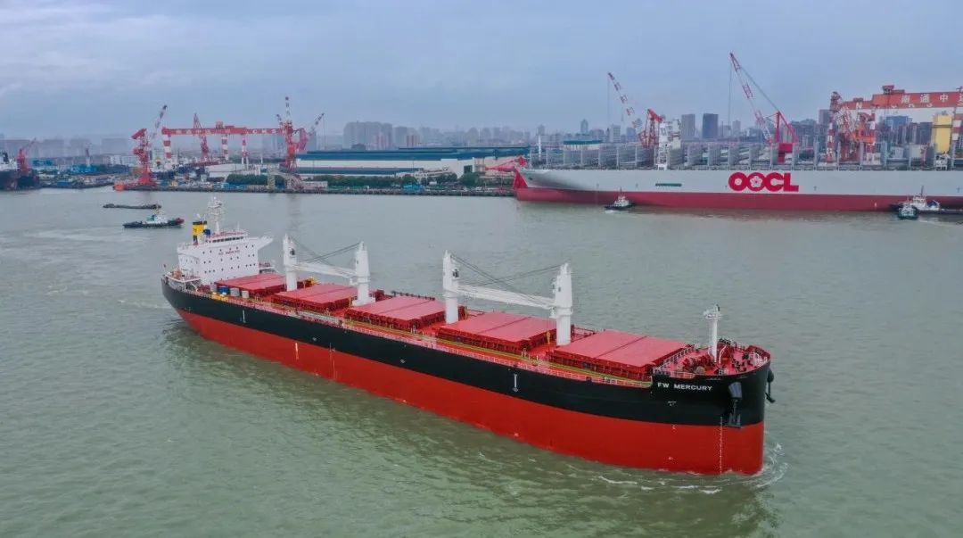华夏金租首艘64000吨散货船成功交付，开启船舶出租新篇章